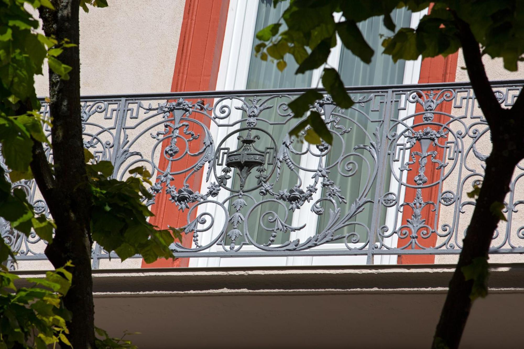 Hotel Arverna Vichy - Clt'Hotel מראה חיצוני תמונה