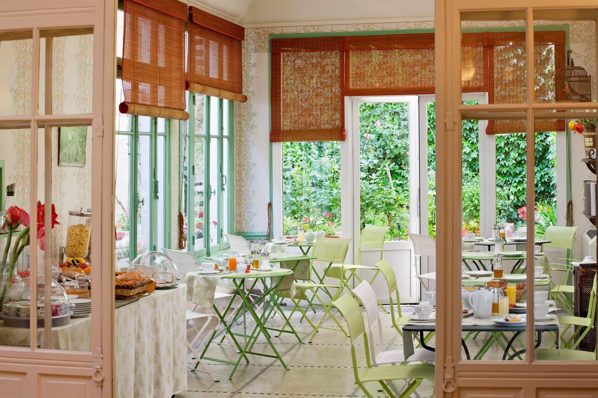 Hotel Arverna Vichy - Clt'Hotel מראה חיצוני תמונה