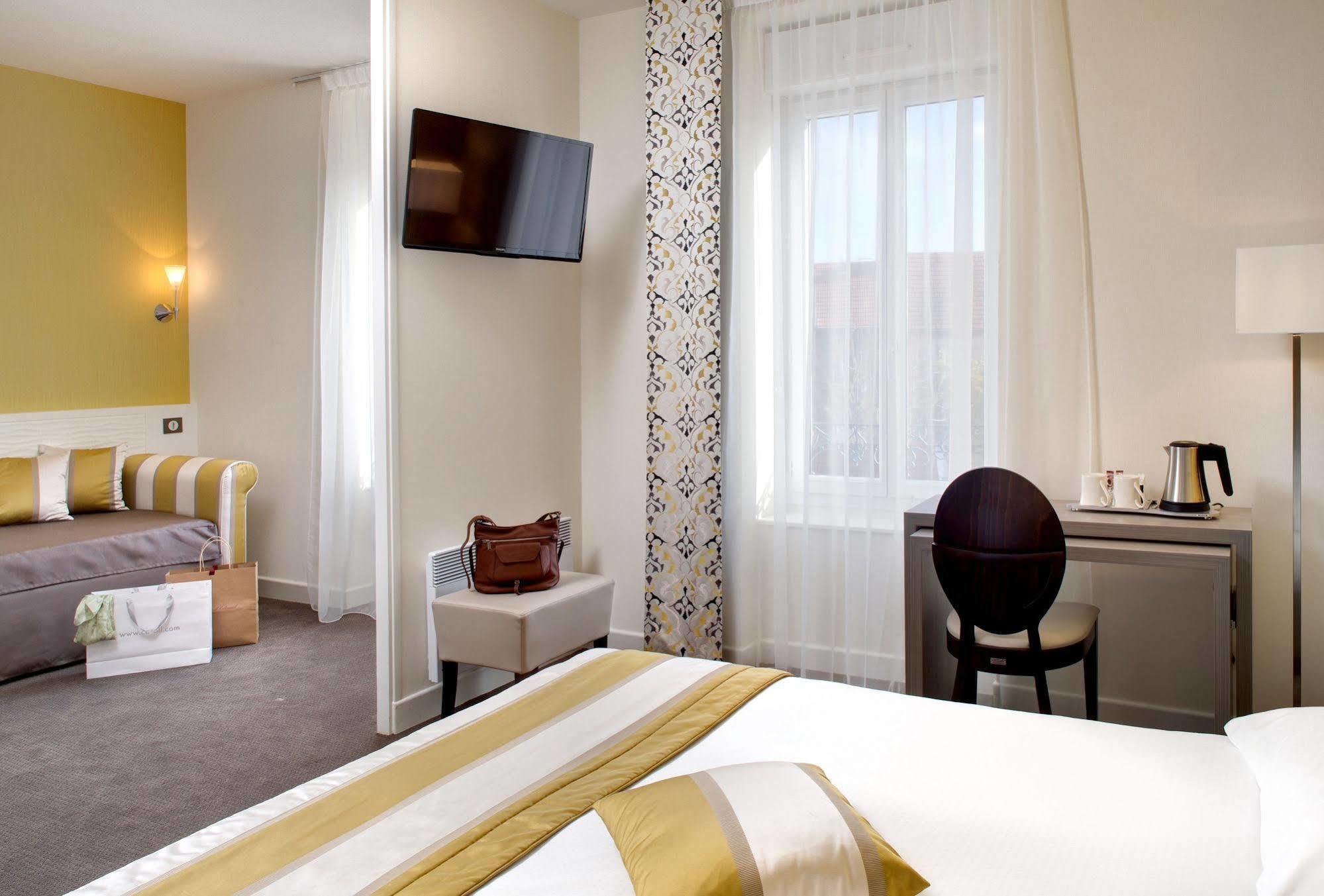Hotel Arverna Vichy - Clt'Hotel מראה חיצוני תמונה