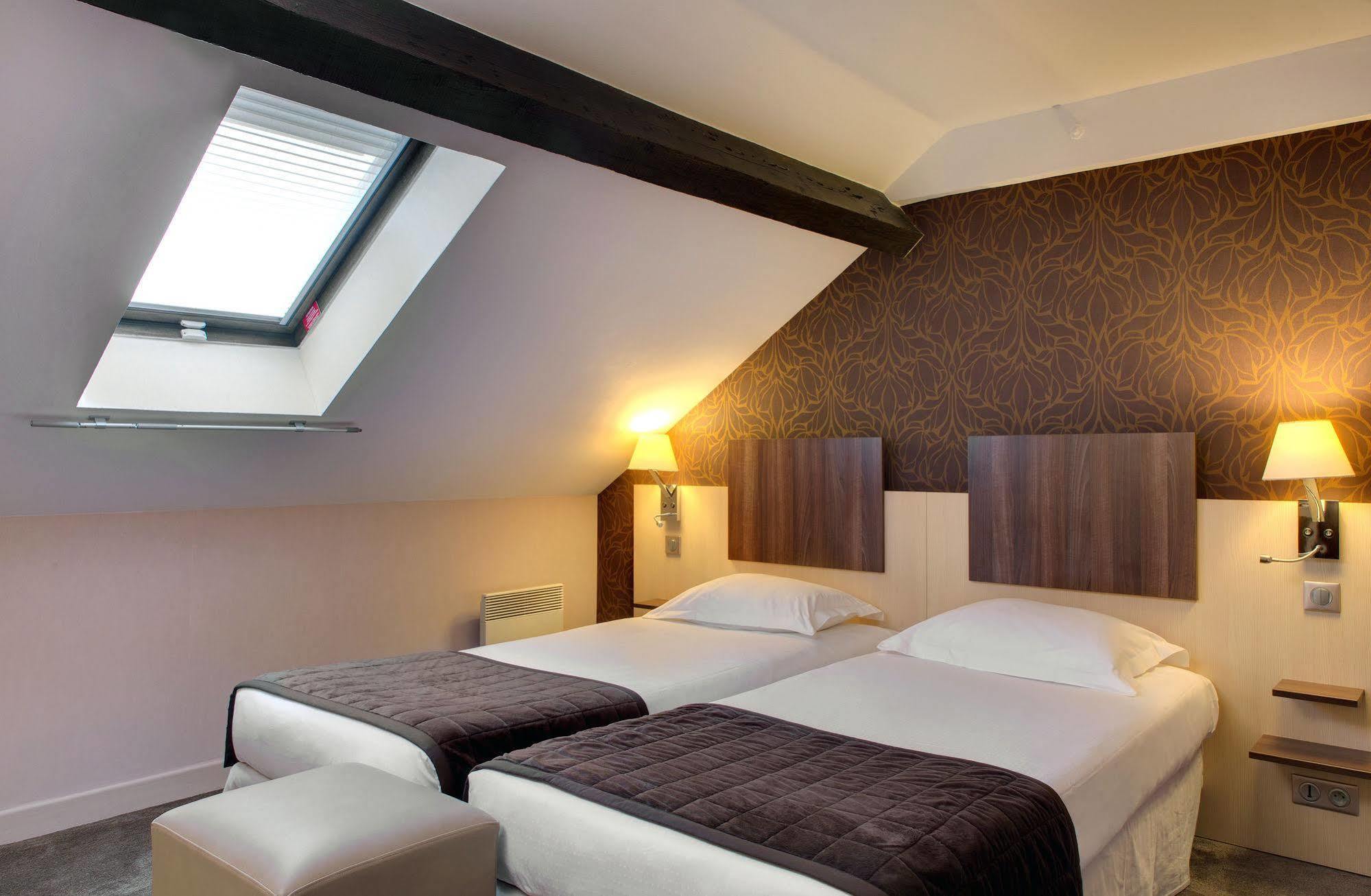 Hotel Arverna Vichy - Clt'Hotel מראה חיצוני תמונה