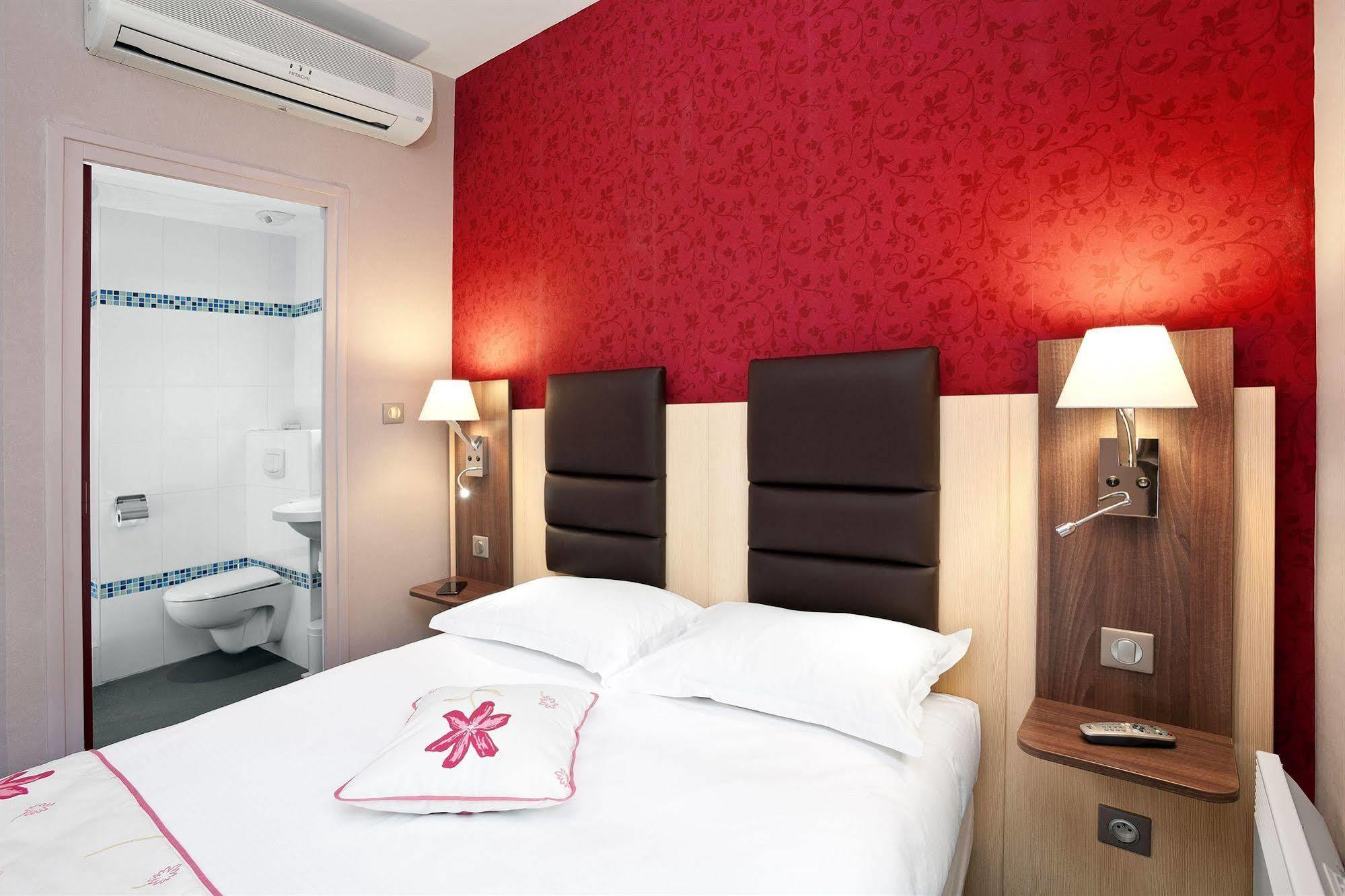Hotel Arverna Vichy - Clt'Hotel מראה חיצוני תמונה